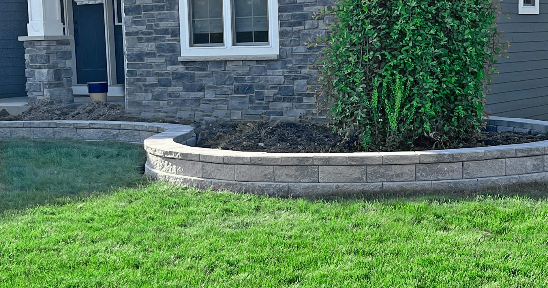 Landscaping & Lawn Care, Racine County, Wisconsin | Luna Lawn Care Services